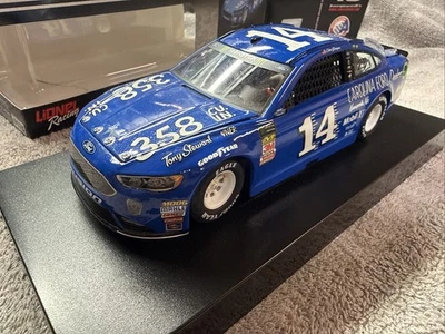 INV-0175 1/24 #14 2018 Clint Boyer Carolina’s Ford Dealers Darlington Fusion Foto 1 de 4