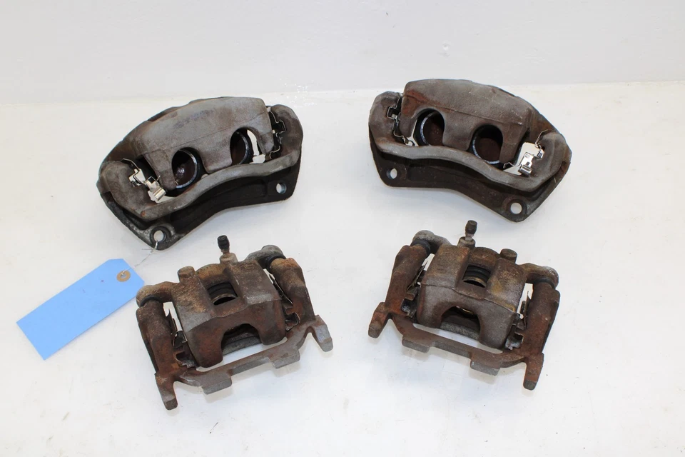 Juego de pinzas de freno Nissan 370z 2009-2020 OEM NK59 Foto 1 de 4