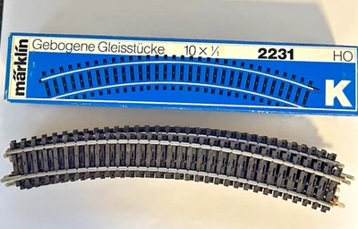 Märklin 2231 HO Gauge Curved Track Section 16-3/4 R30 (Pack of 10 )  LNIB - Image 1 of 2