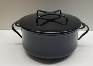 Raro forno olandese vintage Dansk Kobenstyle in ghisa smaltata nera lucida 2 qt - Foto 1 di 12