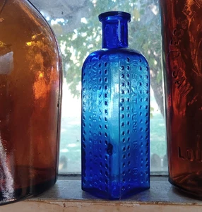 COBALT BLUE 5 1/4" VAPO CRESOLENE PAT.1895 HOBNAILS POISON BOTTLE HAND BLOWN - Picture 1 of 11