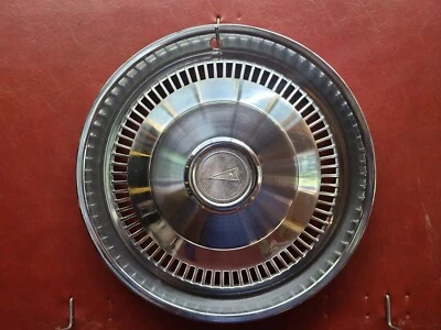Pontiac Firebird Le Mans Ventura 1974-1976 tapacubos 14" cubierta 496031 Foto 1 de 4