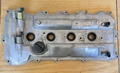 Крышка клапана двигателя 2,5 л 2010 - 2017 Toyota Camry 11211-0V010 от оригинального производителя - Изображение 1 из 4