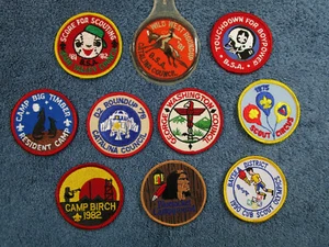 Lote de 10 parches Boy Scout 1975-82 Cub Scout Circus Touchdown chaqueta azul 160-40HH - Imagen 1 de 11