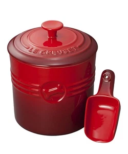 Le Creuset Food Container Pet Food Container (With Scoop) Dog Cat Cherry Red - Picture 1 of 5