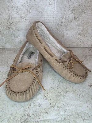 Mocasines sin cordones Minnetoka Boho forrados de piel sintética para mujer talla 6M gamuza tostada Foto 1 de 4