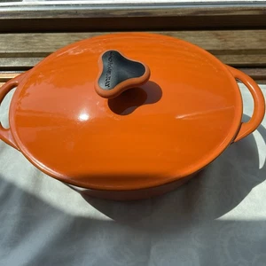 CAST IRON 5.5 Quart DUTCH OVEN RACHAEL RAY Orange/White Baked Enamel Cook & Bake - Picture 1 of 13