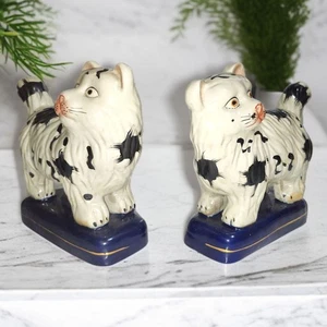 Par de estatuillas de gato estilo Staffordshire blanco y negro 9,5" adornos de abrigo - Imagen 1 de 24