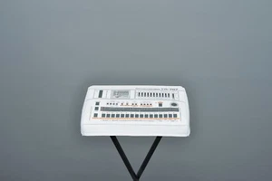 Roland TR-707 (Sonderedition) Trommelmaschine Staubabdeckung - Bild 1 von 3