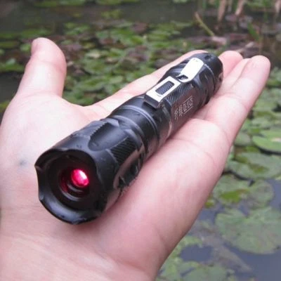 Fokussierbares wasserdichtes 650nm 658nm rotes Lasermodul 658T-200-F-W - Bild 1 von 4