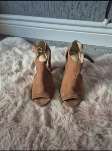 Heeled Sandals - Picture 1 of 3
