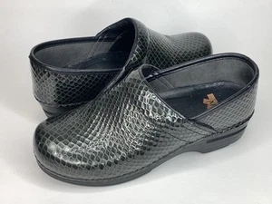 Zuecos cómodos con estampado de piel de serpiente gris metálico Dansko para mujer talla EU 39 US 9,5/10 - Imagen 1 de 7