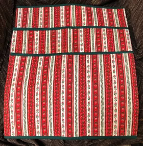 3 Christmas Quilted Reversible Placemats Red & Green Holly Pattern 14" x 17" - Picture 1 of 3
