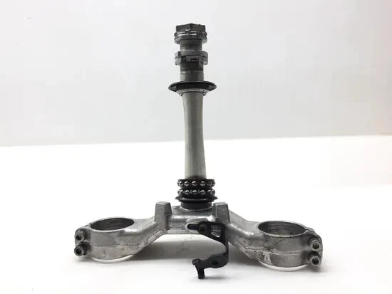 Abrazadera de horquilla inferior triple árbol inferior eje 2003 Yamaha YZF R1 2420A x Foto 1 de 4