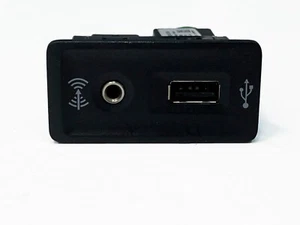 Original VW Multimediaanschluss AUX USB Hub 5G0035222E 5Q0035724 5Q0035726 - Bild 1 von 5