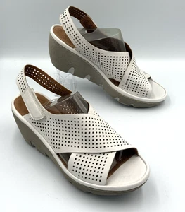 Clarks Collection Clarene Award Wedge Sandals White Leather Slingback Woman's 9W - Picture 1 of 11