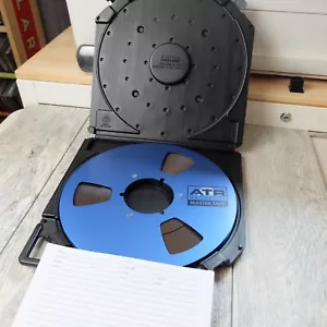ATR Magnetics 10 1/2" Master Tape Blue Metal Reel to Reel Size 1/4" Tape w/ Case - Imagen 1 de 10