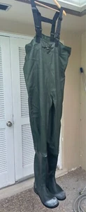 Frogg Toggs Chest Waders Mens Size 13 Cascades 2-Ply Bootfoot Poly Rubber Green - Picture 1 of 4