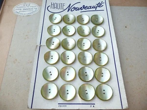 plaque de 24 boutons anciens en nacre irisé vert - Imagen 1 de 5