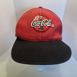 De Colección Sombrero Coca Cola Para Hombres Correa Riverside Rojo Negro Gorra Logo EE. UU. Parche Golpeado - Imagen 1 de 11