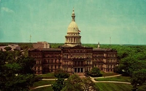 Postkarte Luftaufnahme Landeshauptstadtgebäude Lansing Michigan - Bild 1 von 2