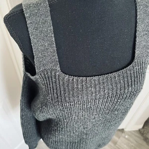 🌹Grey Boho Style Cold Shoulder Cozy Sweater Size M - Picture 1 of 4