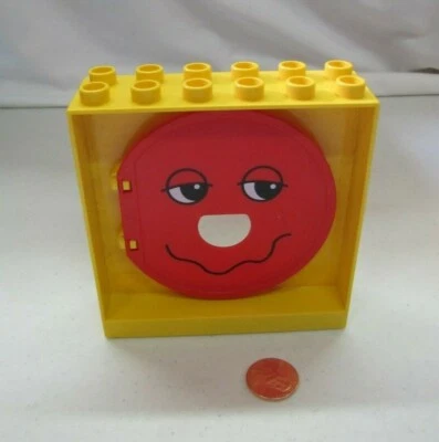 Lego Duplo Amarillo Columpio Rojo Payaso Cara Puerta Ventana Bloque Impreso Foto 1 de 3