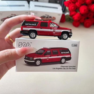 596 MODEL 596 1:64 Chevrolet Suburban Los Angeles Feuerwehr Battalion 3 Diecast Rot Modell