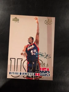 1995-96 Upper Deck - USA Basketball Gold Electric Court #320 Hakeem Olajuwon - Picture 1 of 3