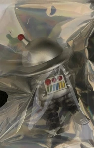 Inútil Juguete OP Parásito OVNI Pandanaut Plata Sofubi Figura de Vinilo Suave Nuevo Kaju - Imagen 1 de 1