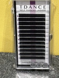 Extensiones de Pestañas T Dance Autoabanizador Pestañas de Volumen Negro 0,07 D 15 mm de Largo - Imagen 1 de 2