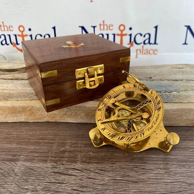 Brújula de escritorio pequeña de latón para reloj de sol de 2,5" con caja de madera - estilo antiguo vintage Foto 1 de 4