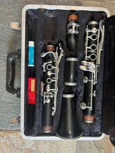Selmer Signet 100 Wood   Clarinet.  Made in USA - Picture 1 of 7