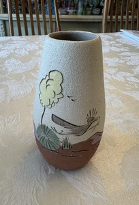 Cerámica nativa americana. Jarrón artístico Roadrunner, paisaje del desierto, arena de cactus - Imagen 1 de 13