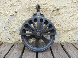 Antike Seilrolle Eisen Dunkelbraun Frankreich vor 1945 Industrie Deko Vintage - Picture 1 of 10