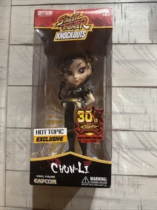 Cryptozoic Street Fighter Knockouts Chun-Li Hot Topic Exclusive - Foto 1 di 3