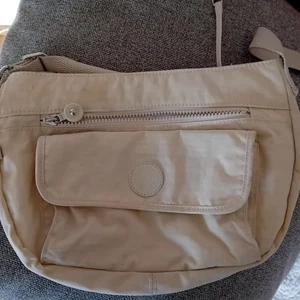 Kippling Umhängetasche, creme, top Zustand - Bild 1 von 8