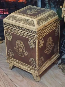 Antigua caja con bisagras tallada en madera Coromandel - Imagen 1 de 8