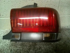 PASSENGER RIGHT TAIL LIGHT ENDS FITS 90-93 LINCOLN CONTINENTAL 1317 - Picture 1 of 3