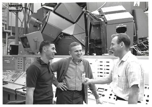 APOLLO 8 ORIGINAL NASA CREW 8x10 PHOTOGRAPH - Picture 1 of 1