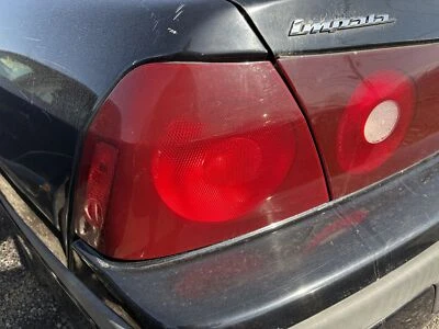 Conjunto de lanterna traseira esquerda usado serve: 2003 Chevrolet Impala quarto painel montado - Imagem 1 de 4