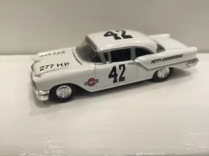 NASCAR Lee Petty Racing 1957 Oldsmobile Rocket Super 88 /REAL RIDERS~Hot Wheels - Picture 1 of 3