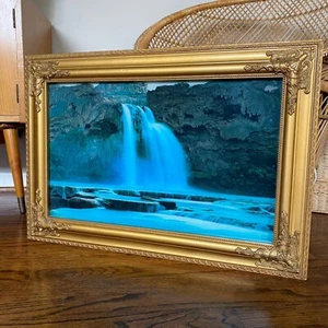 Vintage 70er gerahmtes Wasserfall Leucht Bewegung & Sound Wandbild im Goldrahmen - Bild 1 von 9