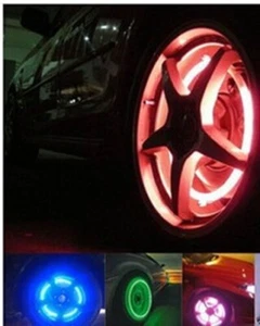 2 Tappi Di Valvola LED Luminoso Rosso Automobile Moto Scooter Bici Metallo Nuovo - Picture 1 of 7