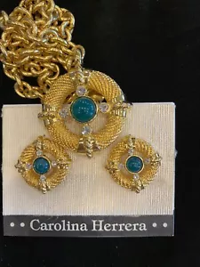 Impresionante conjunto de joyas cabujón verde cristal verde chapado en oro Carolina Herrera - Imagen 1 de 6