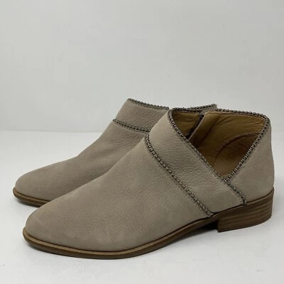 Botines Lucky Brand para mujer talla 7,5 Perrma con tachuelas beige de cuero con cremallera lateral Foto 1 de 4