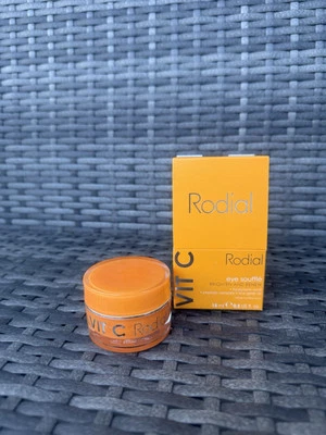 Souffle de ojos RODIAL Vit C 0,5 oz Foto 1 de 4