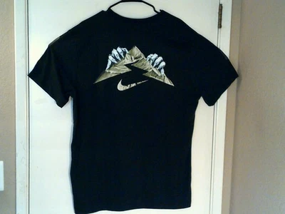 NUEVA NIKE Dri-FIT TRAIL "Monster Out There Tee" CAMISETA NEGRA HOMBRE XL FZ8054-010 Foto 1 de 4