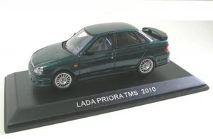 Lada Priora TMS (verde) 2010 en embalaje original con campana acrílica 1:43 DIP Models Limited E - Imagen 1 de 1