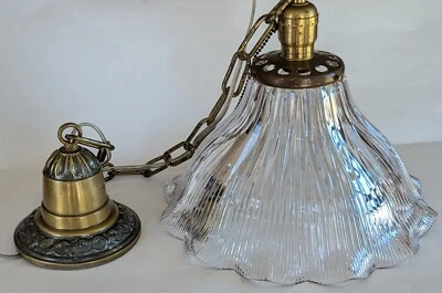 Accesorio colgante campana de vidrio holofano festoneado 11" diámetro pantalla firmada prismática Foto 1 de 4